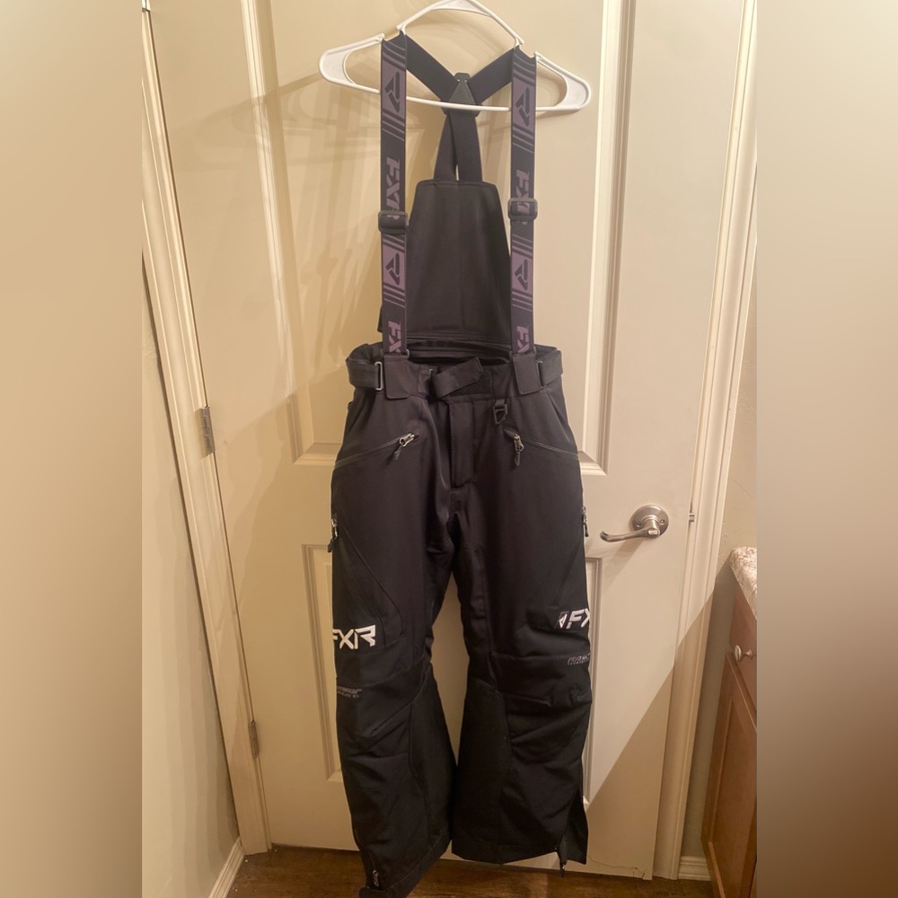 (Like New)FXR INSULATED RENEGADE SNOWSUIT